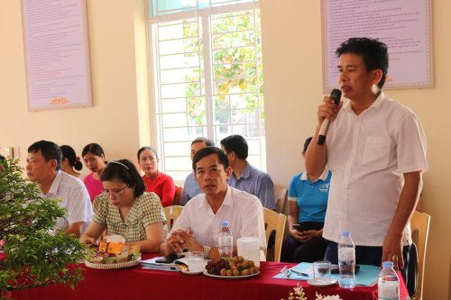 4. đồng chí Phó CT UBMTTQ huyện phát biểu góp ý tại buổi thẩm định.JPG